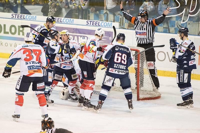 Předkolo play off hokejové extraligy – 1. zápas: HC Vítkovice Steel - HC ČSOB Pojišťovna Pardubice 8:2