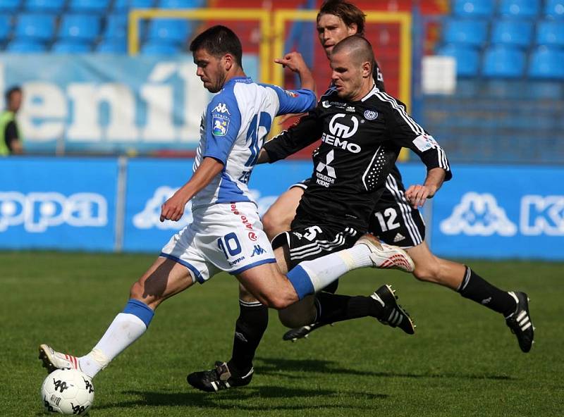 Utkání Baník Ostrava - Olomouc. V akci Róbert Zeher