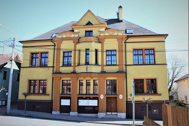 Radnice městského obvodu, Stará Bělá, 28. března 2022.