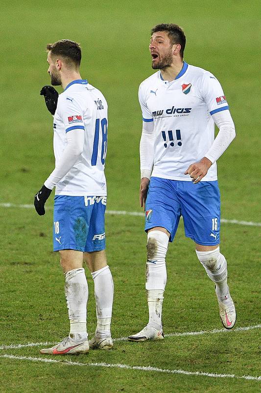 Utkání 21. kola první fotbalové ligy: FC Baník Ostrava – FK Teplice, 27 února 2021 v Ostravě. (zleva) Tomáš Zajíc z Ostravy a Patrizio Stronati z Ostravy oslavují gól.