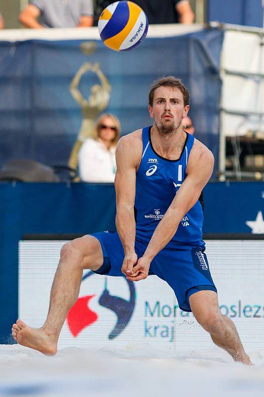 FIVB Světové série v plážovém volejbalu J&T Banka Ostrava Beach Open, 1. června 2019 v Ostravě. Čtvrtfinále ČR - Brazílie. Na snímku Ondrej Perusic (CZE).