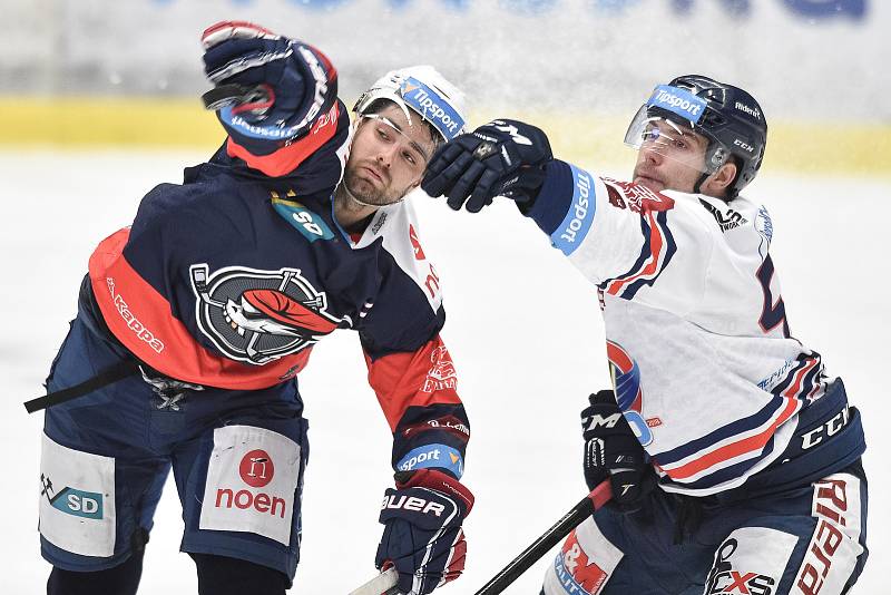 Utkání 46. kola hokejové extraligy: HC Vítkovice Ridera - Piráti Chomutov, 19. února 2019 v Ostravě. Na snímku (zleva)