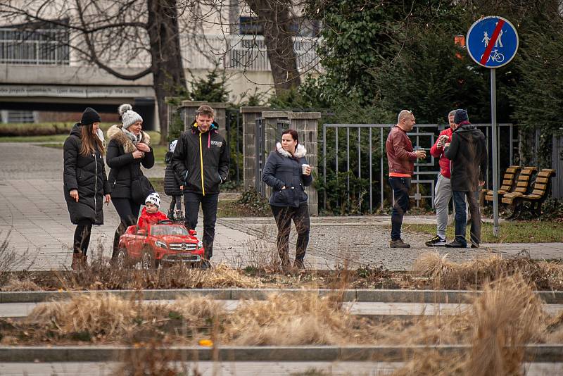 Sobotní dopoledne v Komenského sadech, 13. března 2021 v Ostravě.