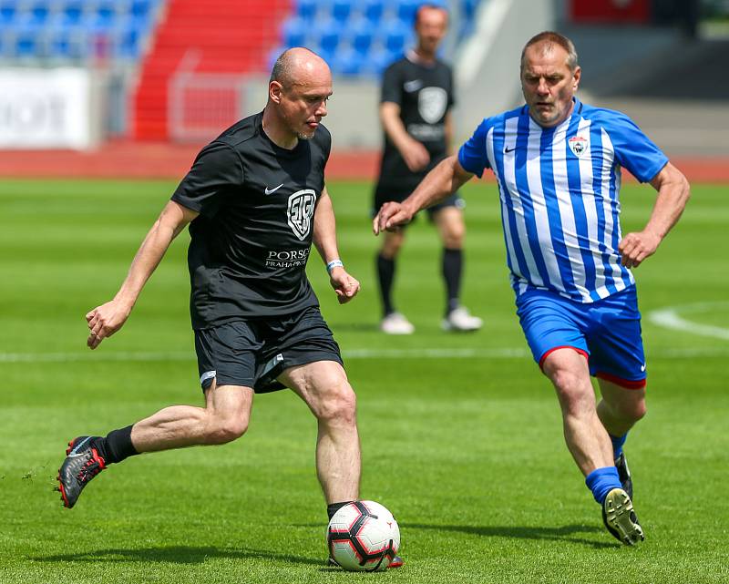 Přátelské fotbalového utkání mezi legendami Vítkovic a Sigi týmem 25.května 2019 v Ostravě.