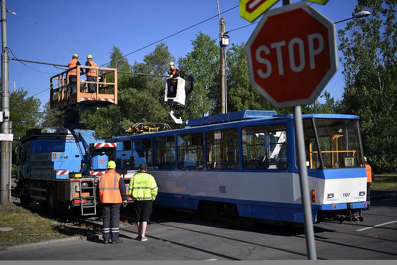 V Ostravě zahořela tramvaj.