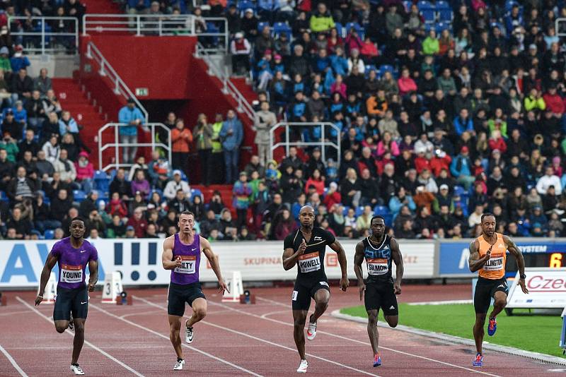 Zlatá tretra Ostrava 2015. Na snímku v popředí Asafa Powell