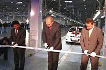 Slavnostní zahájení zkušební výroby aut v automobilce Hyundai v Nošovicích
