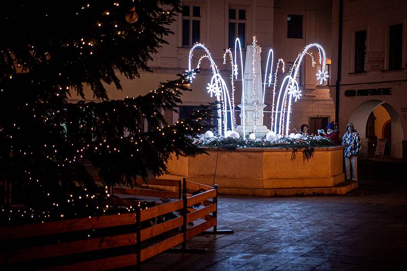 Vánoční strom ve Frýdku-Místku na Místecké náměstí.