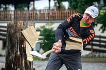 V pěti ze šesti soutěžních disciplín v sobotu zvítězil v dřevorubecké soutěži Stihl Timbersports Martin Komárek. Ten tak získal titul Mistra České republiky.