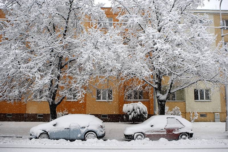 Sněhová kalamita zasáhla Moravskoslezský kraj na Boží hod velikonoční.