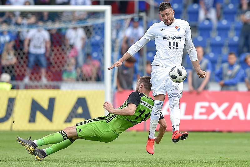 Nadstavba první fotbalové ligy, kvalifikační utkání o Evropskou ligu: FC Baník Ostrava - FK Mladá Boleslav, 1. června 2019 v Ostravě. Na snímku (zleva) Nikolay Komlichenko a Patrizio Stronati.