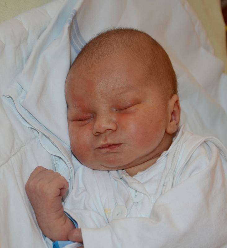 David Sedláček, 5. 6. 2017, 51 cm, 3700 g, Ostrava-Poruba. Fakultní nemocnice Ostrava. 