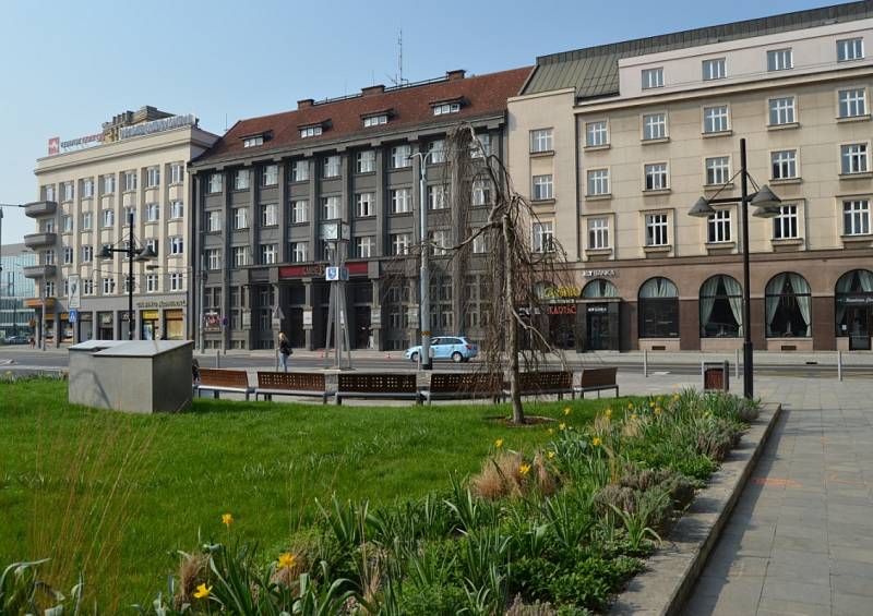 Takto vypadalo náměstí Dr. E. Beneše v centru Ostravy ještě v pondělí 3. dubna 2017.