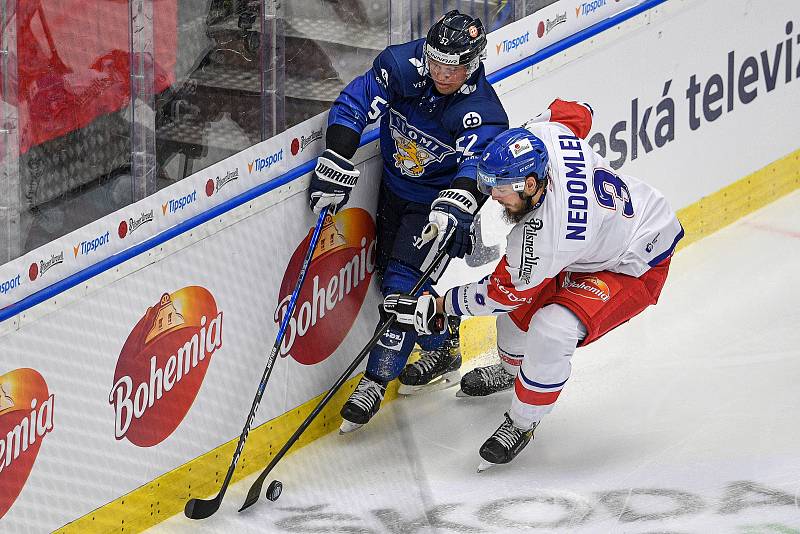 České hokejové hry, turnaj Euro Hockey Tour, utkání ČR - Finsko, 28. dubna 2022 v Ostravě. (zleva) Palmu Petrus z Finska a Rochard Nedomlel z Česka.