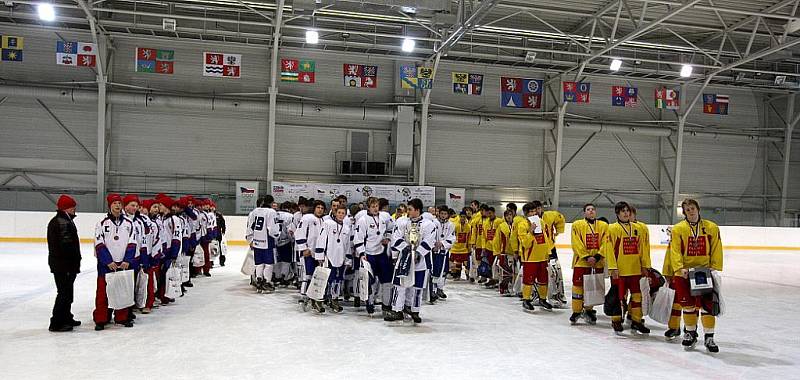 Olympiáda dětí a mládeže, která včera vyvrcholila v Ostravě finálovým zápasem v ledním hokeji a slavnostním zakončením, je minulostí.