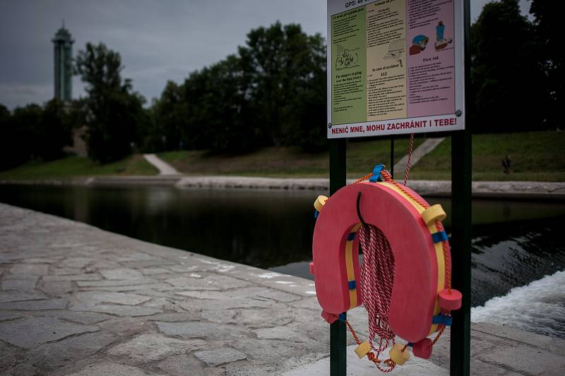 Lidé často kradou záchranné pomůcky u jezů v Moravskoslezském kraji. Zvyšují tím riziko tragédie. Ilustrační foto.