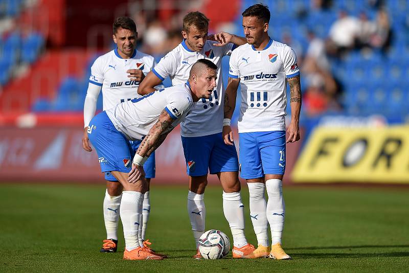 Utkání 4. kola první fotbalové ligy: FC Baník Ostrava - FK Pardubice, 19. září 2020 v Ostravě. (zleva) Adam Jánoš z Ostravy, Nemanja Kuzmanovič z Ostravy, Muhamed Tijani z Ostravy a Martin Fillo z Ostravy.