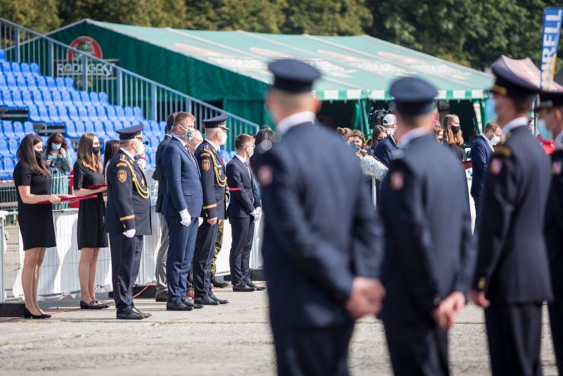 Jedním z bodů nedělního programu na Letišti Leoše Janáčka v rámci Dnů NATO bylo i slavnostní oficiální poděkování za nasazení bezpečnostních sborů a složek IZS proti šíření nového typu koronaviru SARS-CoV-2, který způsobuje onemocnění COVID-19.