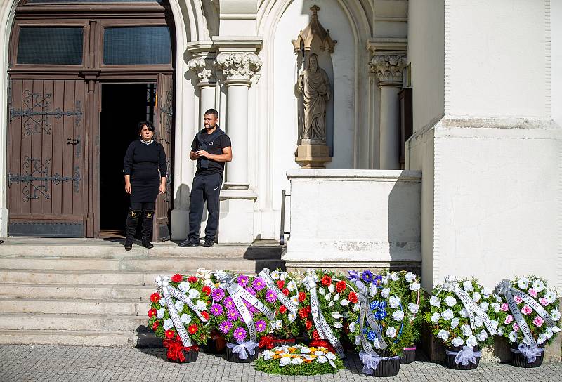 Ostrava pohřbila romskou legendu. Pohřeb Josefa Facuny 21. října v kostele Neposkvrněného početí Panny Marie v Přívoze.