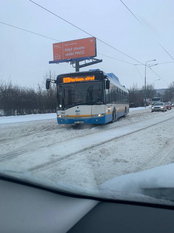 Ranní situace v ostravské Porubě.