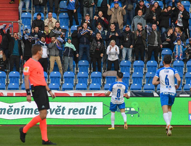 Utkání 16. kola FORTUNA:LIGY Baník Ostrava (v bílém) proti Bohemians Praha