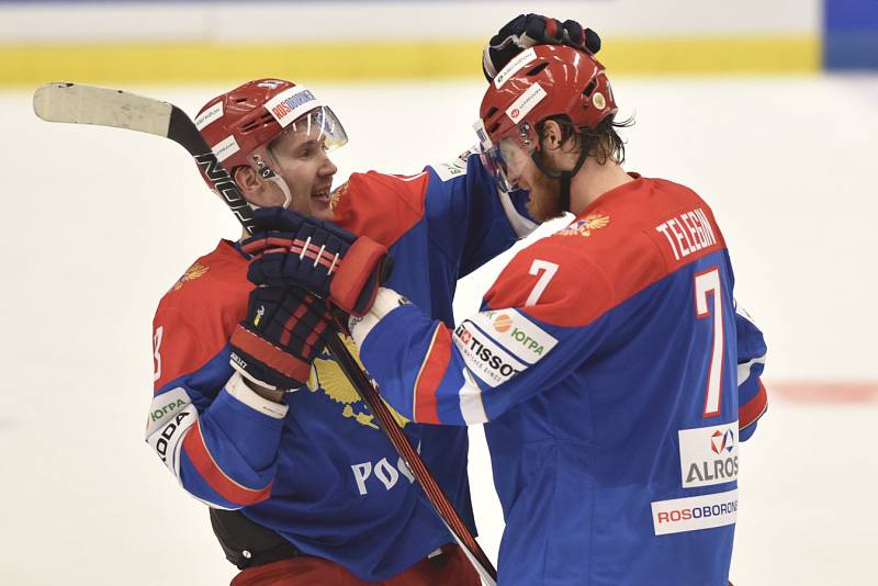 Fanoušci v Ostravě tleskali, byť čeští hokejisté prohráli s Ruskem v druhém z dvojice utkání Euro Hockey Tour 2:4. Ve vzájemných duelech se sbornou si připsali po pěti úspěších za sebou první prohru. 