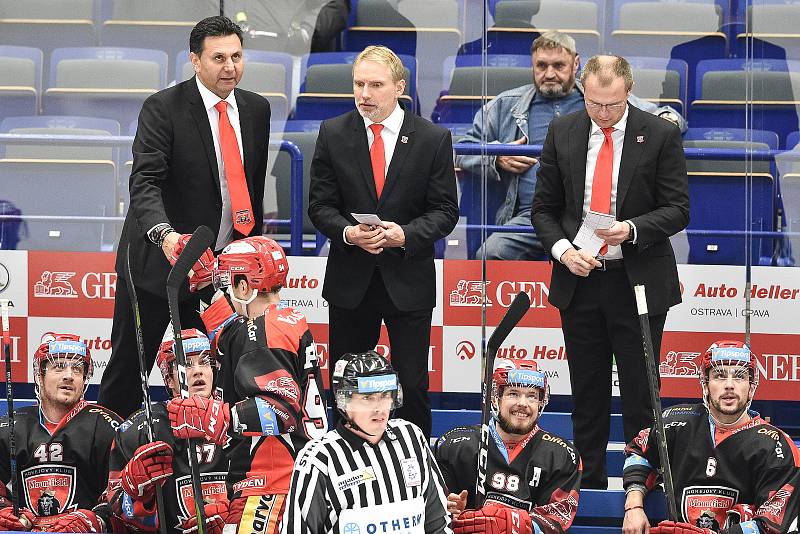 Utkání 13. kola hokejové extraligy: HC Vítkovice Ridera - Mountfield Hradec Králové, 25. října 2019 v Ostravě. Na snímku (zleva) Vladimír Růžička a Tomáš Martinec.