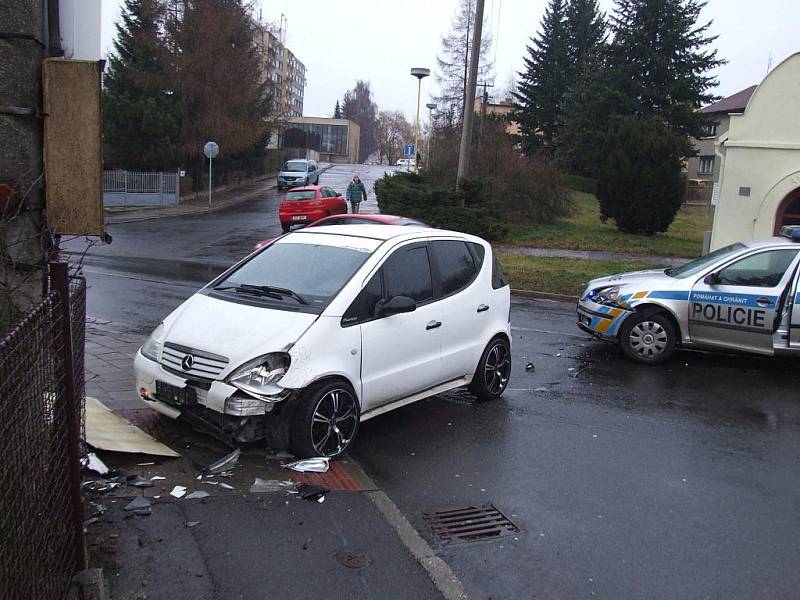 Divoká honička, při které policie pronásledovala prchajícího řidiče vezoucího pervitin, se odehrála v neděli odpoledne mezi Ostravou a Hlučínem.