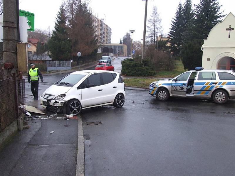 Divoká honička, při které policie pronásledovala prchajícího řidiče vezoucího pervitin, se odehrála v neděli odpoledne mezi Ostravou a Hlučínem.