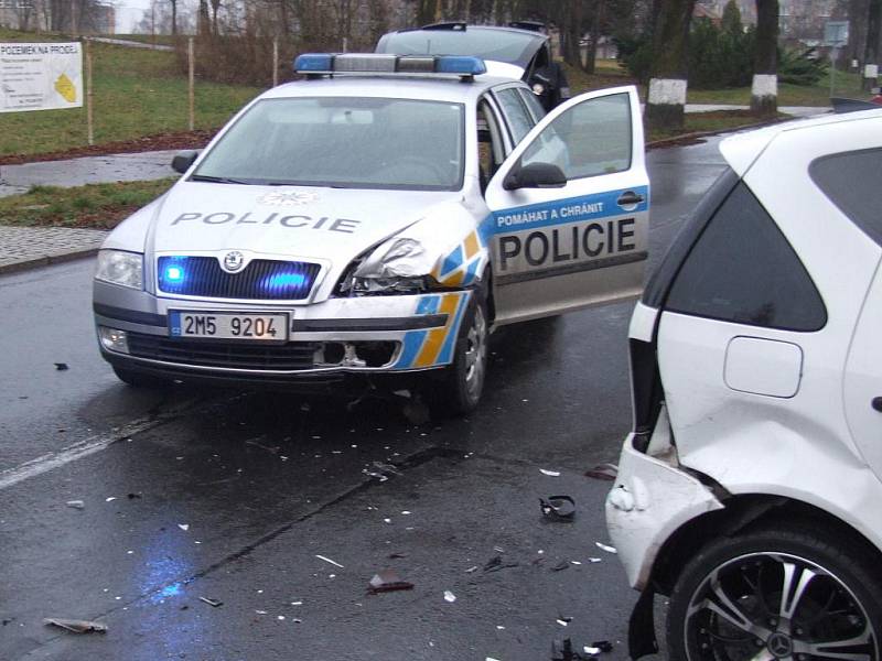 Divoká honička, při které policie pronásledovala prchajícího řidiče vezoucího pervitin, se odehrála v neděli odpoledne mezi Ostravou a Hlučínem.