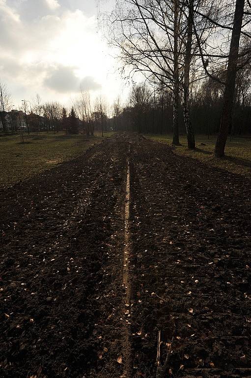 Starý vojenský areál se likviduje. Nahradí jej centrální park nejlidnatějšího ostravského obvodu.