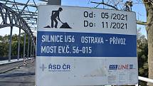 Most přes řeku Odru v Petřkovicích by se měl otevřít s předstihem již 15. října.