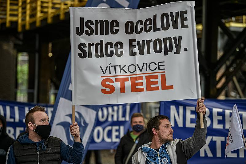 Demonstrace za obranu evropského ocelářského průmyslu v Dolní oblasti Vítkovic, 1. října 2020 v Ostravě.