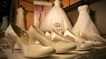 Svatební veletrh v Ostravě nabízí kromě módní přehlídky svatebních šatů i široký výběr ze snubních prstýnků, svatebních koláčků, dezertů, svatebních dortů a míchaných drinků.