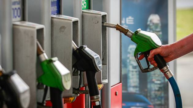 Ceny pohonných hmot nadále stoupají.