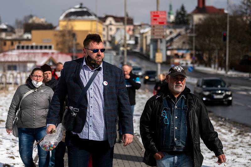 Procházka s Volným blokem, kterou pořádá Lubomír Volný (Poslanec Parlamentu České republiky), se uskutečnila 20. března 2021 v Bruntále.