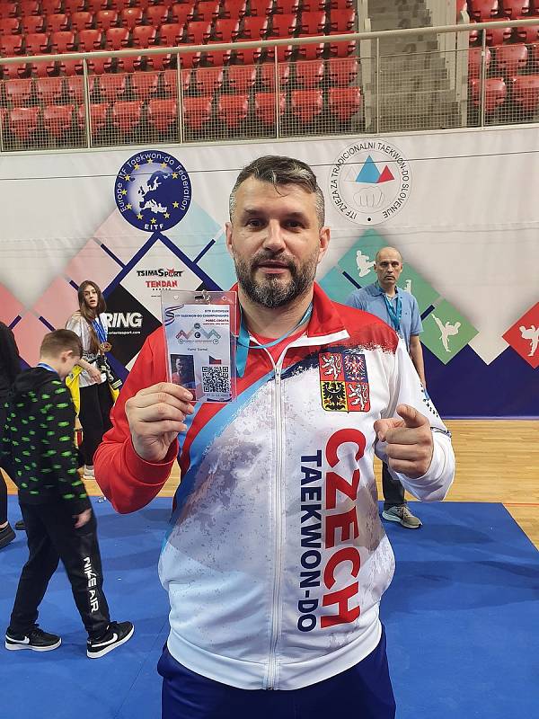 Gym Fighting Arena Ostrava-Poruba (ME v taekwondu ITF v chorvatské Poreči, 26. 3. až 2. 4. 2022). Trenér Kamil Šamal.