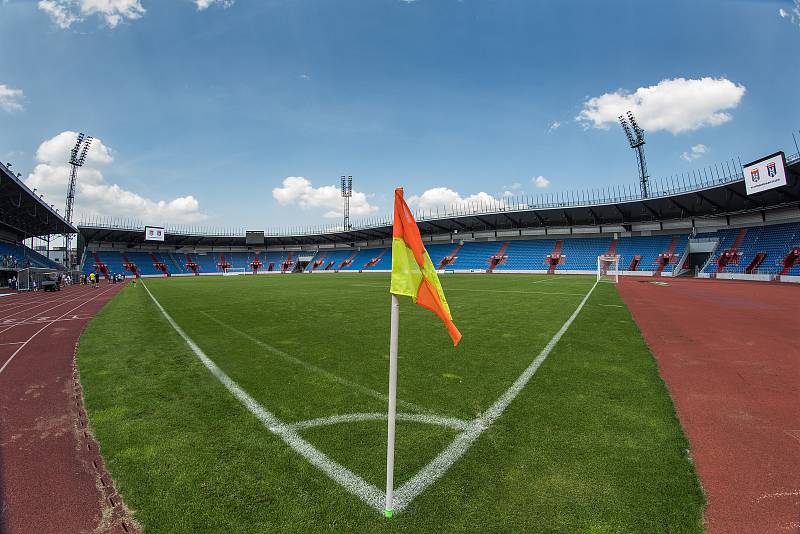 Na stadionu, kde hraje své domácí zápasy fotbalový Baník, chce Ostrava v lednu uspořádat Winter Classic. Hokejisté Vítkovic na něm vyzvou v regionálním derby Třinec, ale také mistrovskou Kometu Brno. V Česku se zatím hrály hokejové zápasy pod širým nebem 