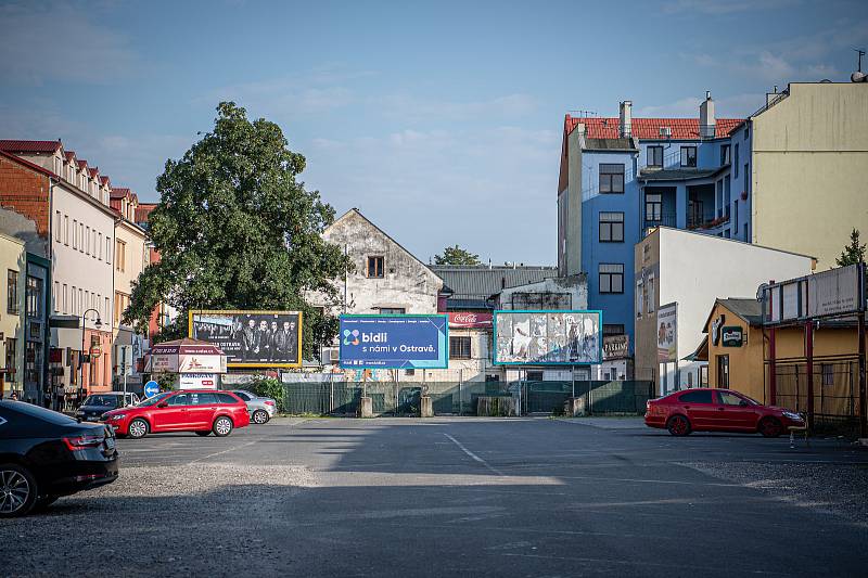 Ivan Motýl - Vycházka - Ostravský Bronx.