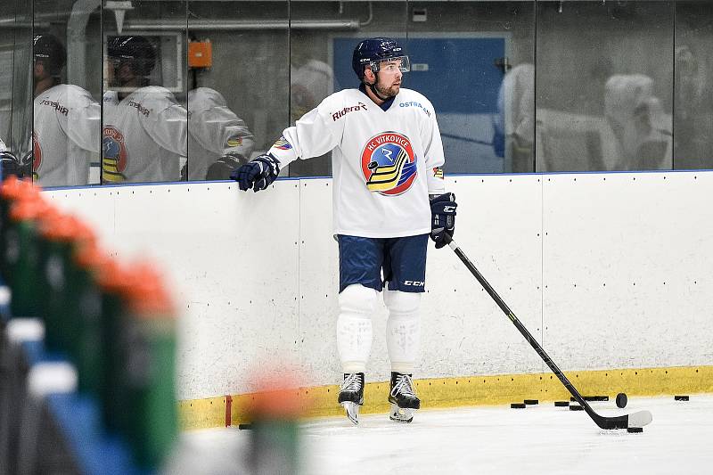 Hokejisté Vítkovic zahájili přípravu na ledě před novým ročníkem extraligy, 29. července 2019 v Ostravě. Na snímku Roberts Bukarts.