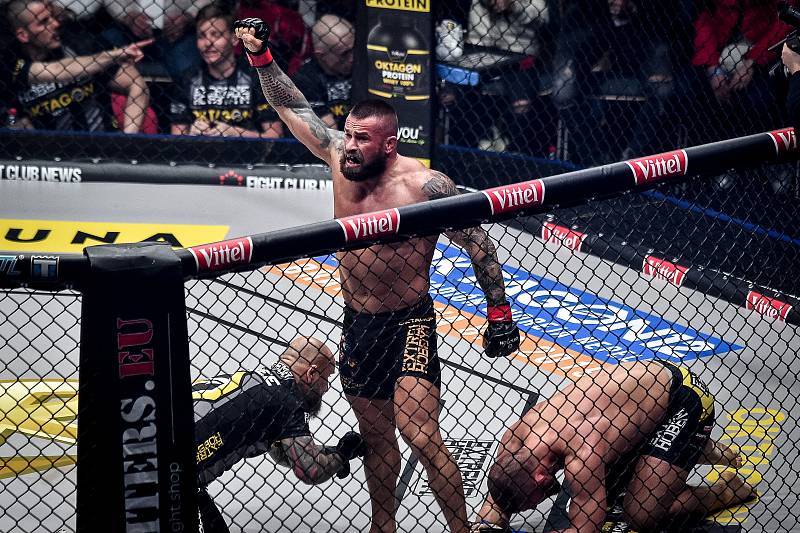 MMA Octagon 11 v Ostravar aréně, 16. března 2019 v Ostravě. Na snímku (v červeném) Karlos Vémola proti Pawel Brandýs.