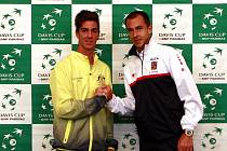 Los Davis Cupu v Ostravě, na snímku vlevo Thanasi Kokkinakis, vpravo Lukáš Rosol.