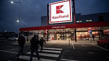 Otevření nově zrekonstruovaného obchodního domu Kaufland v Ostravě-Porubě, 8. prosince 2021.