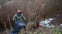 Pojďte s námi uklízet Ostravu. To byla dobrovolnická akce, jejíž cílem bylo uklidit okolí od odpadků a nepořádku kolem Slezskoostravského hradu, 17. dubna 2021 v Ostravě.