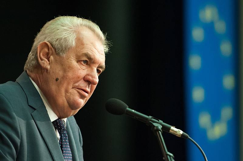 Prezident Miloš Zeman na besedě se studenty Vysoké školy báňské – Technické univerzity Ostrava, listopad 2014.