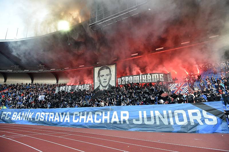 Fanoušci Baníku Ostrava při utkání 11. kola první fotbalové ligy proti Slovácku.