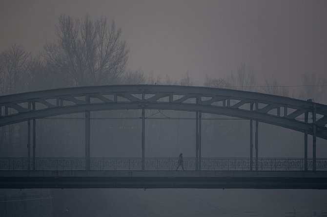 Smogová situace v Ostravě na archivním snímku Deníku.