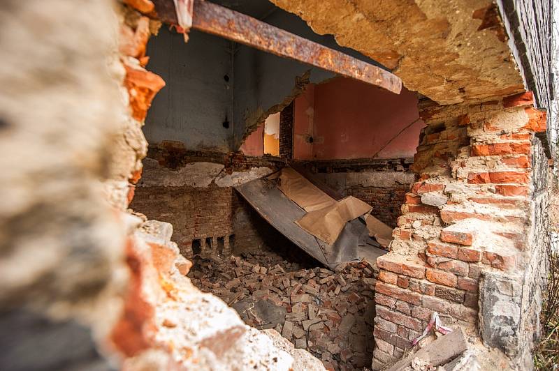 Ostravské ghetto Přednádraží. Snímek ze začátku roku 2014. Opuštěné domy v lukrativní ostravské čtvrti i nadále chátrají. 