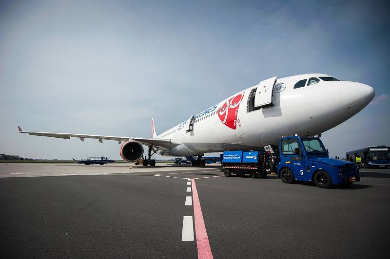 Největší civilní letadlo Airbus A330, zaregistrované pod českou značkou OK, přistálo v Mošnově, aby pomohlo propagovat novinky a změny na pravidelné lince mezi Ostravou a Prahou. 
