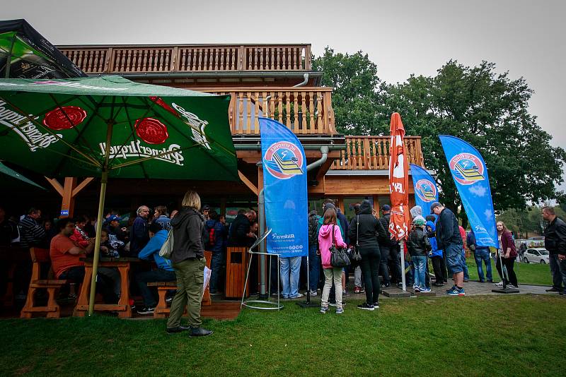 Autogramiáda hokejistů HC Vítkovice Ridera v areálu Skalka family park.